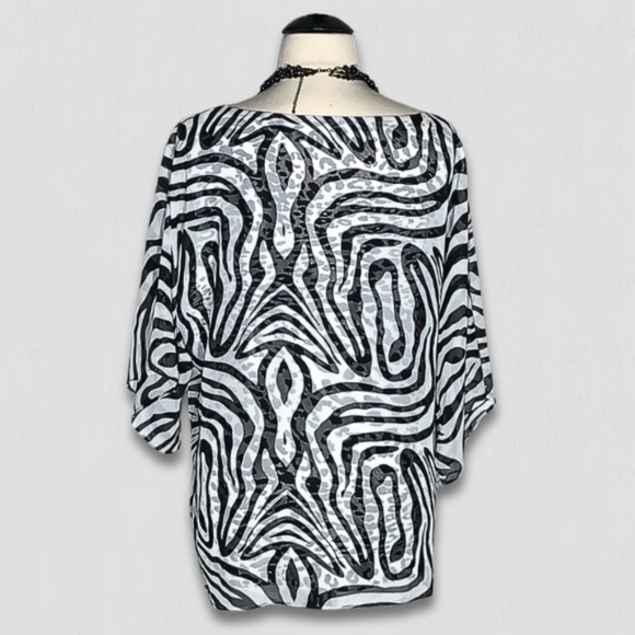 Dana Kay Blouse Animal Print Zebra Leopard Black White 24W - Picture 2 of 8
